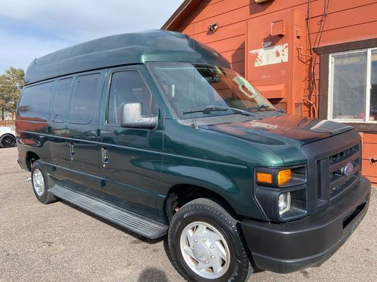 2009 Ford E-Series Econoline Wagon XL