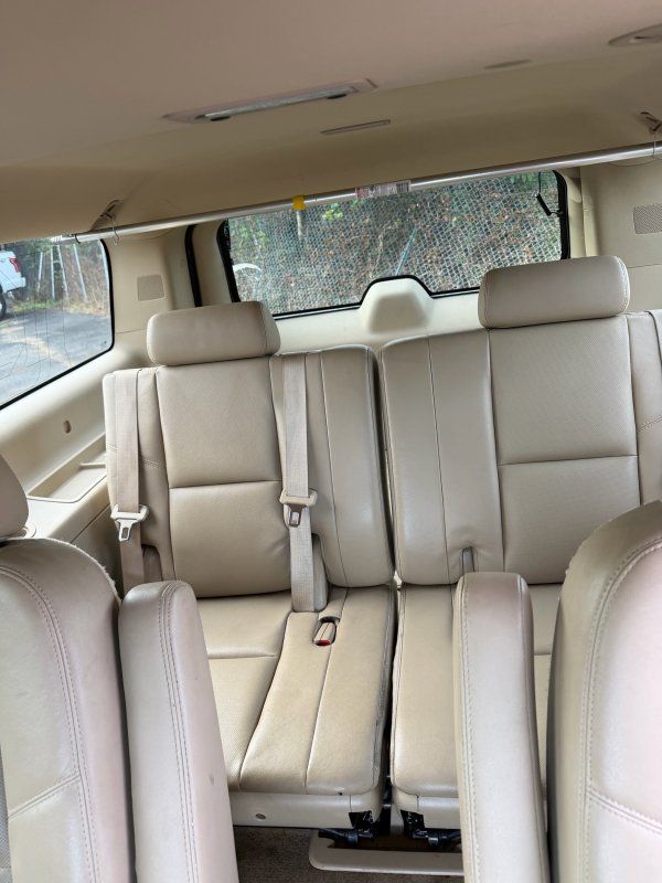 2011 GMC Yukon XL Denali - Photo 9