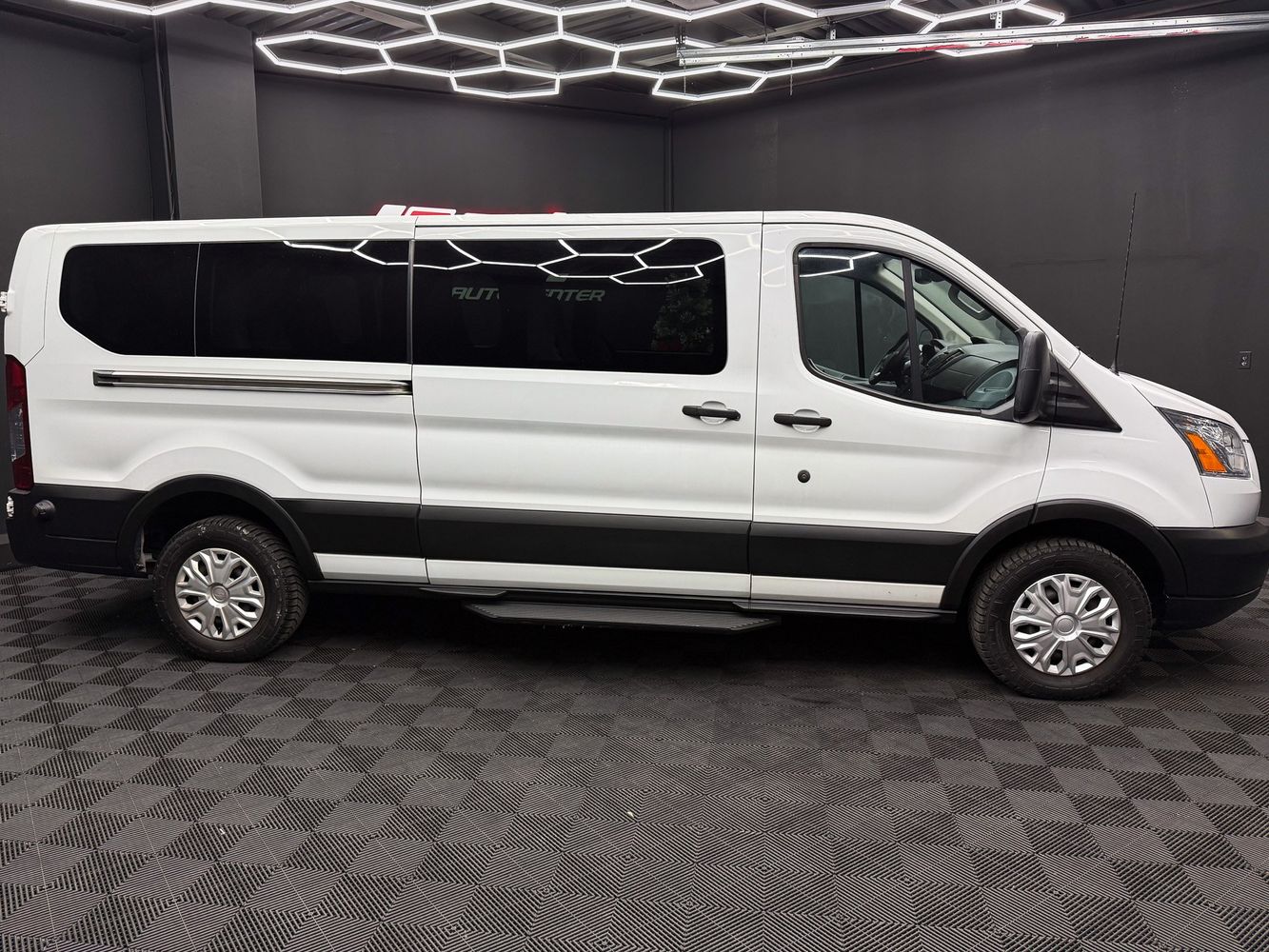 2019 Ford Transit photo 3
