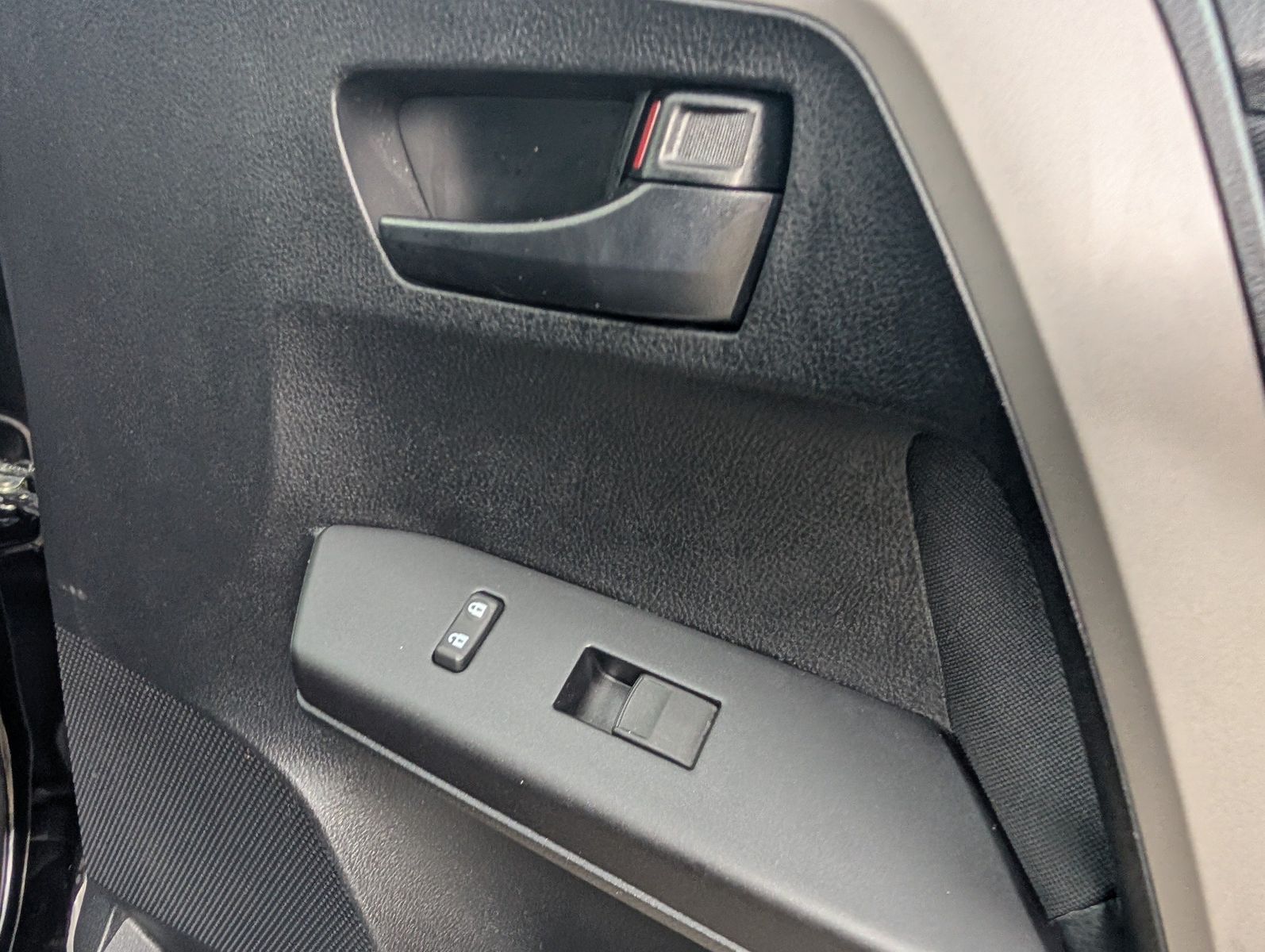 2017 Toyota RAV4 73