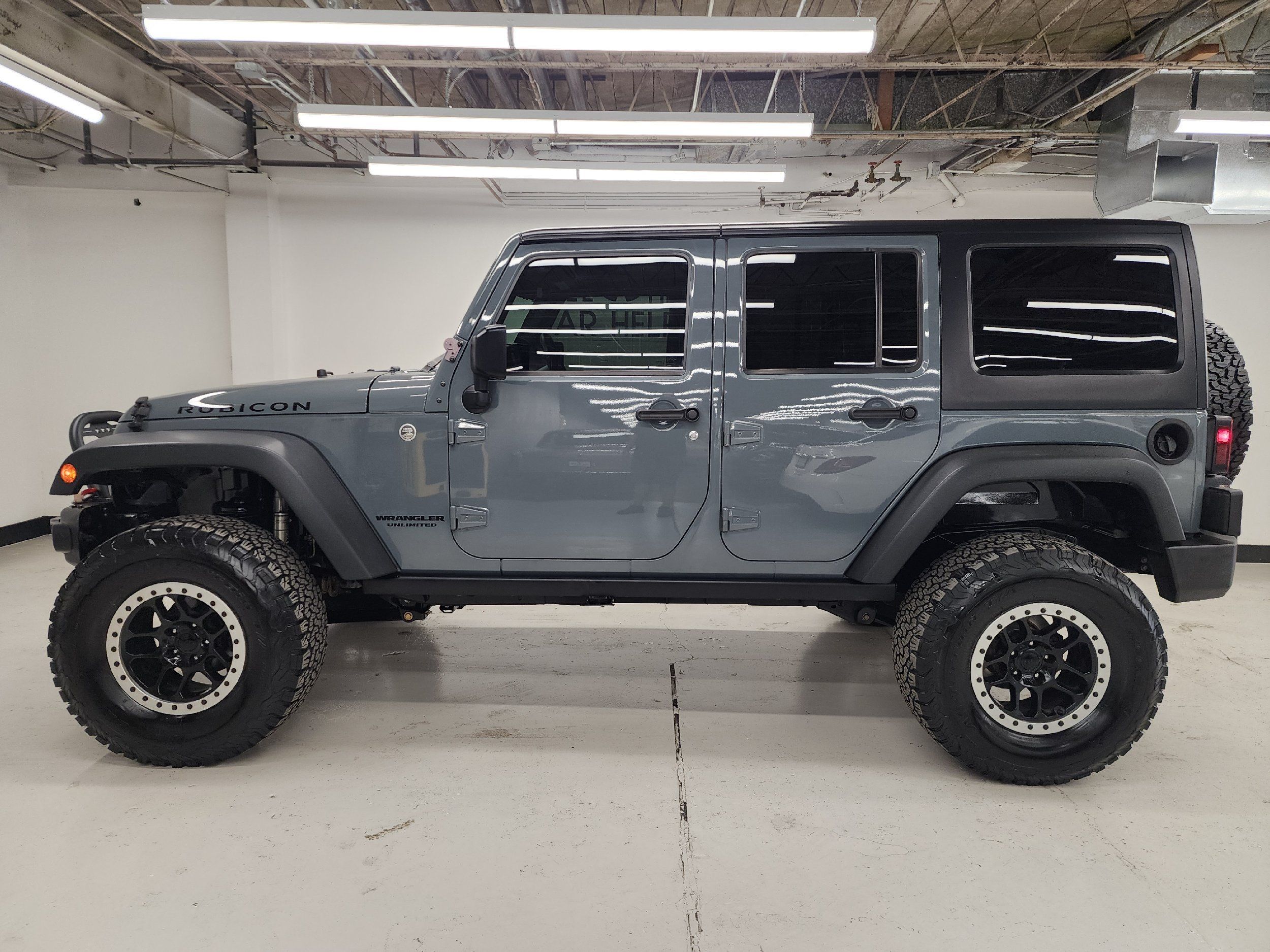 2015 Jeep Wrangler Unlimited Rubicon photo 8