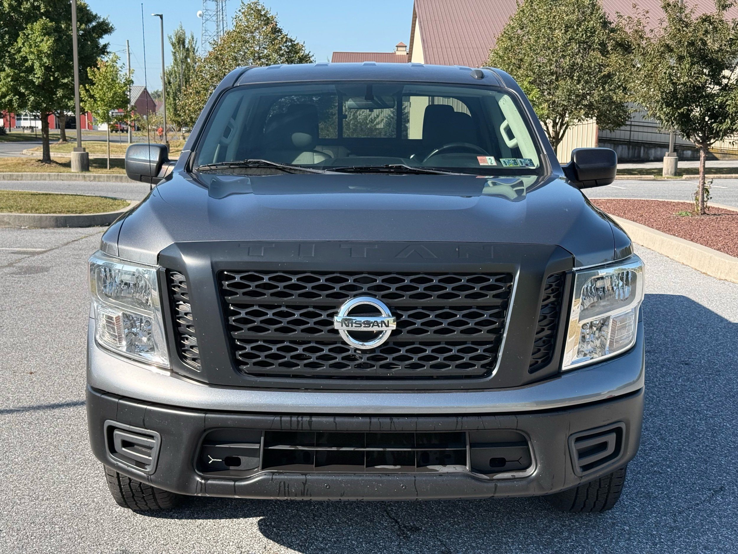 2019 Nissan Titan S photo 2