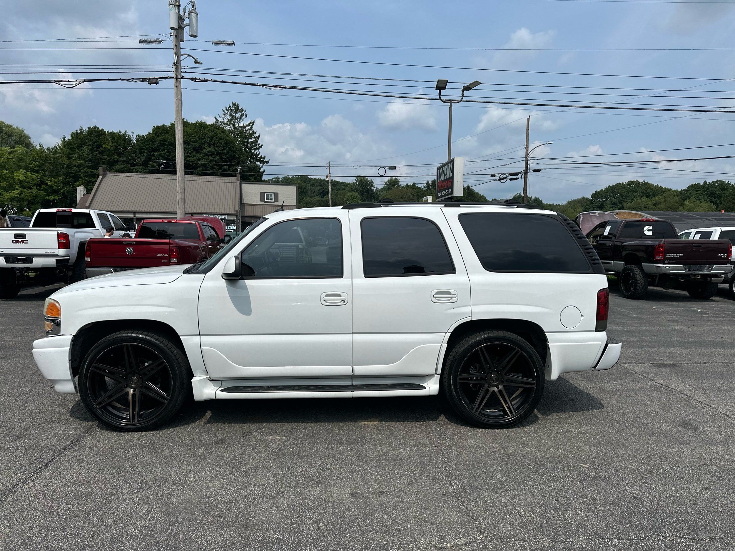 2005 GMC Yukon Denali - Photo 2