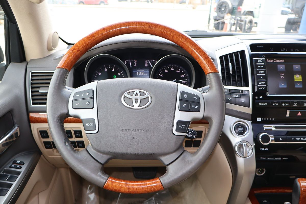 2013 Toyota Land Cruiser 