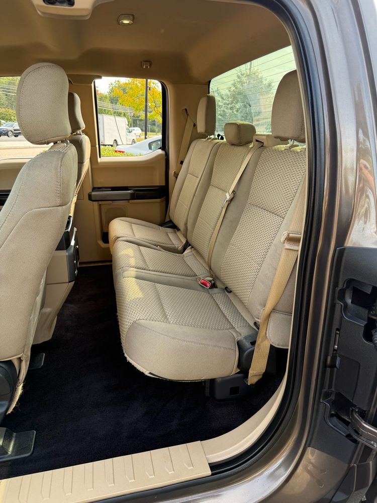 2015 Ford F-150 XLT photo 9