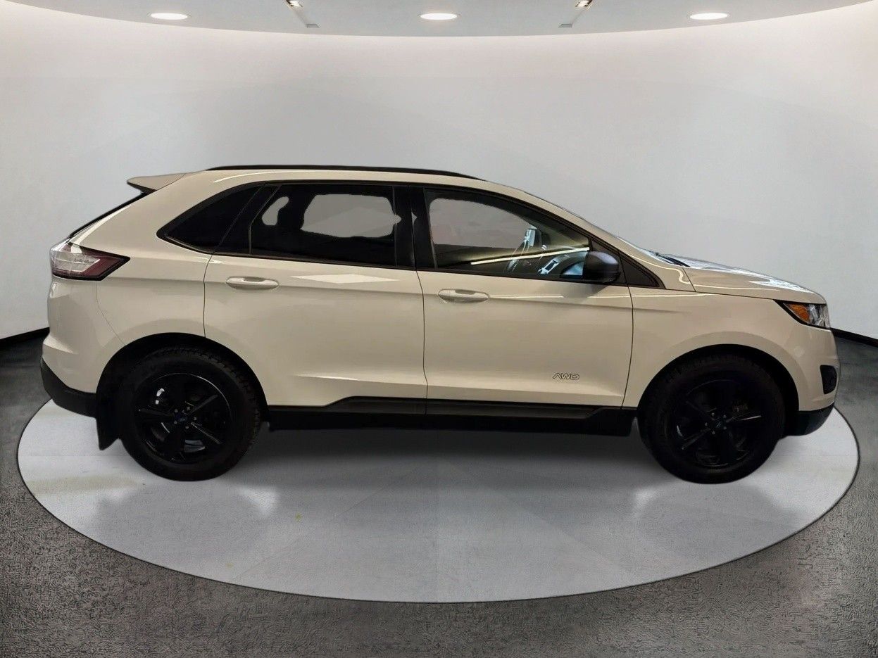 2018 Ford Edge SE - Photo 4