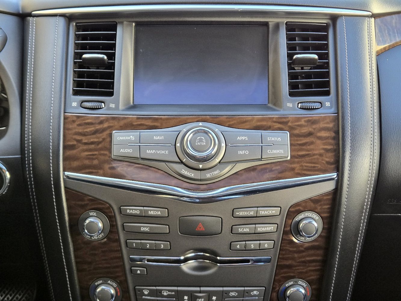 2018 Nissan Armada SL photo 28