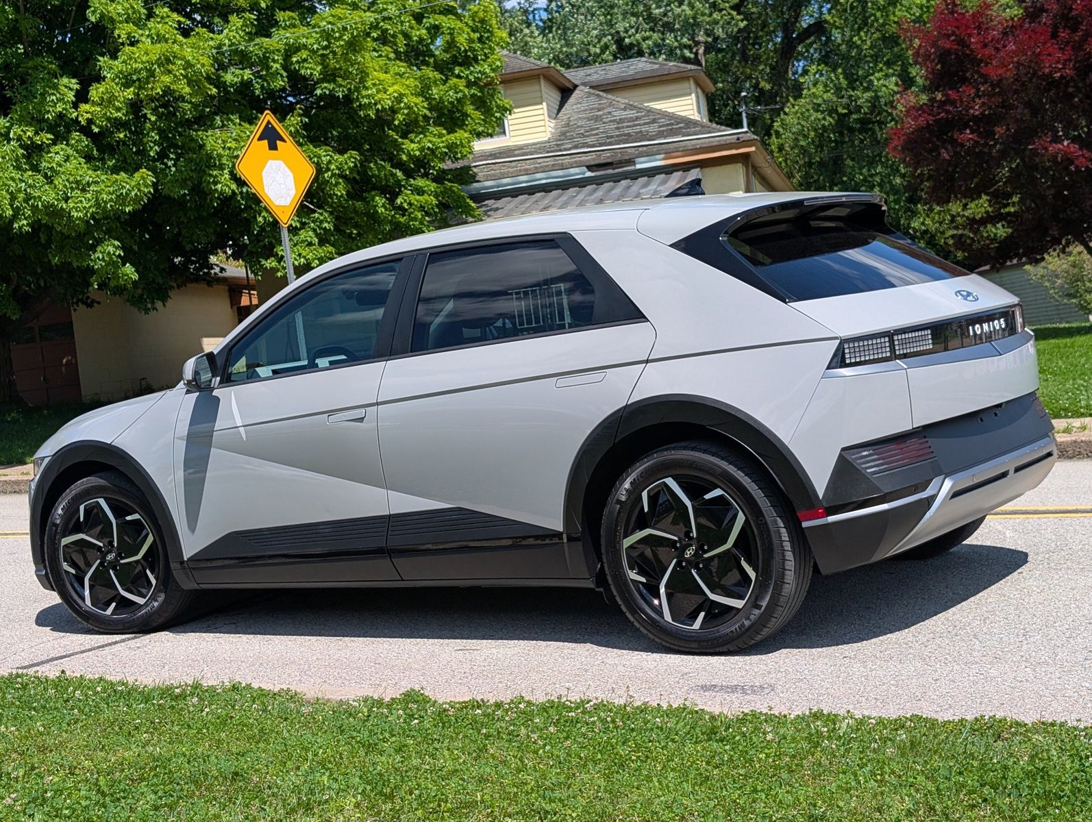 2023 Hyundai IONIQ 5 2