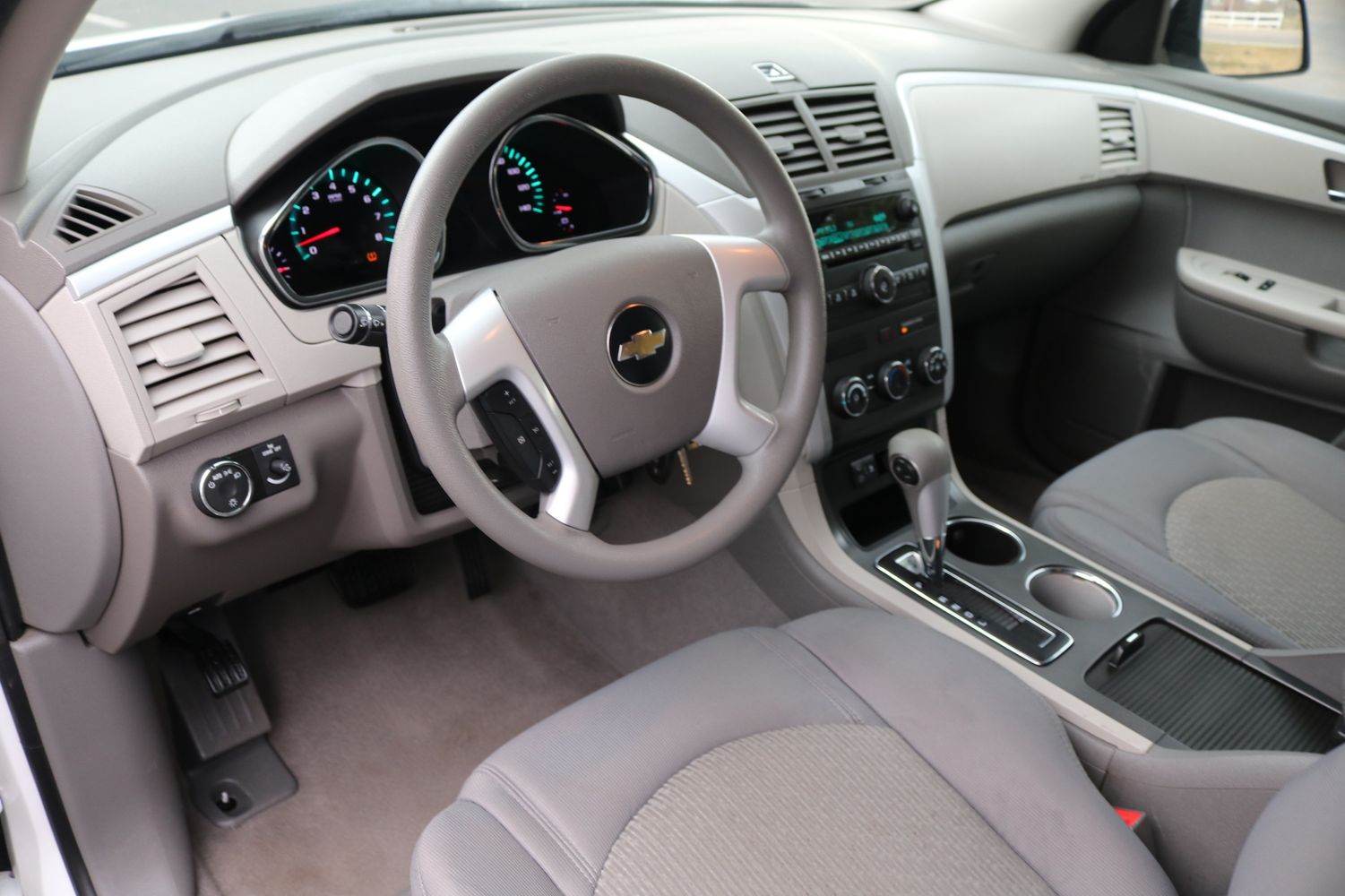 2010 Chevrolet Traverse LS | Victory Motors of Colorado