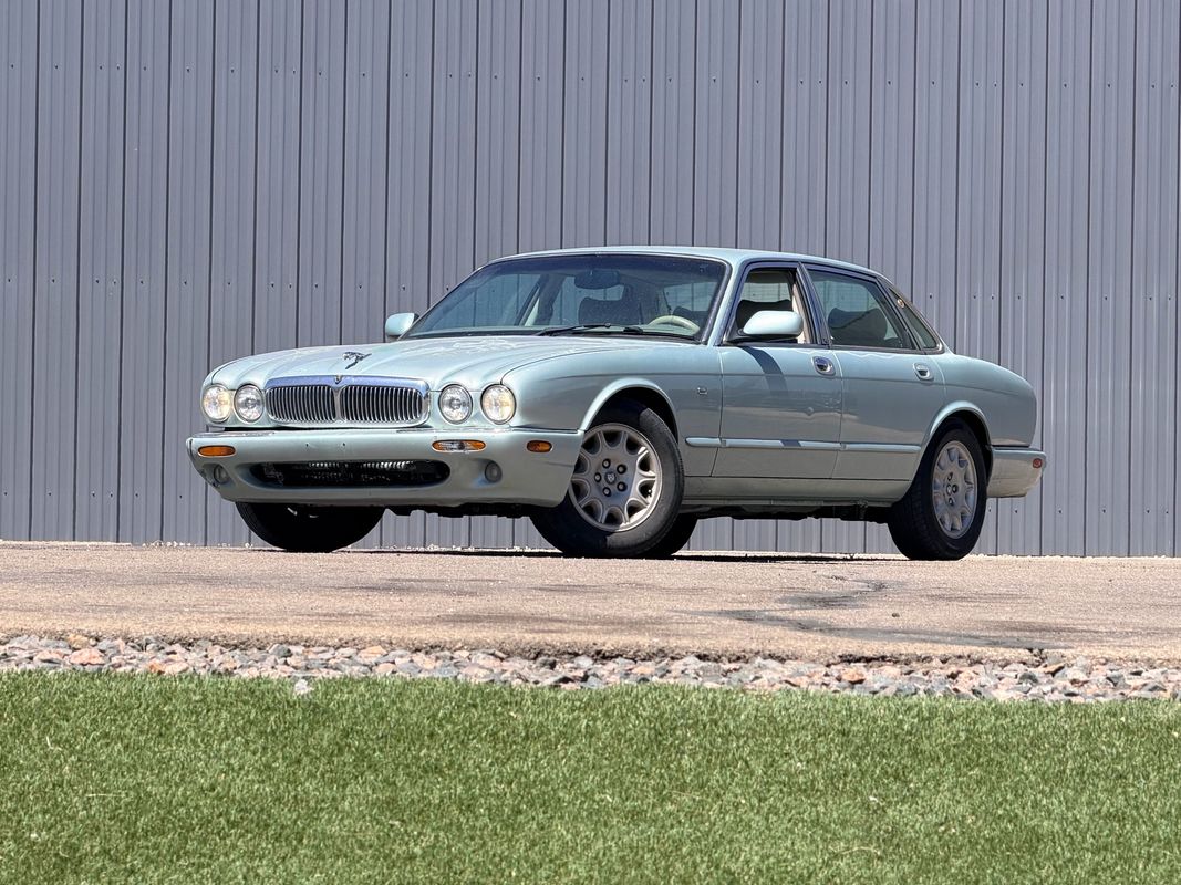2002 Jaguar XJ8