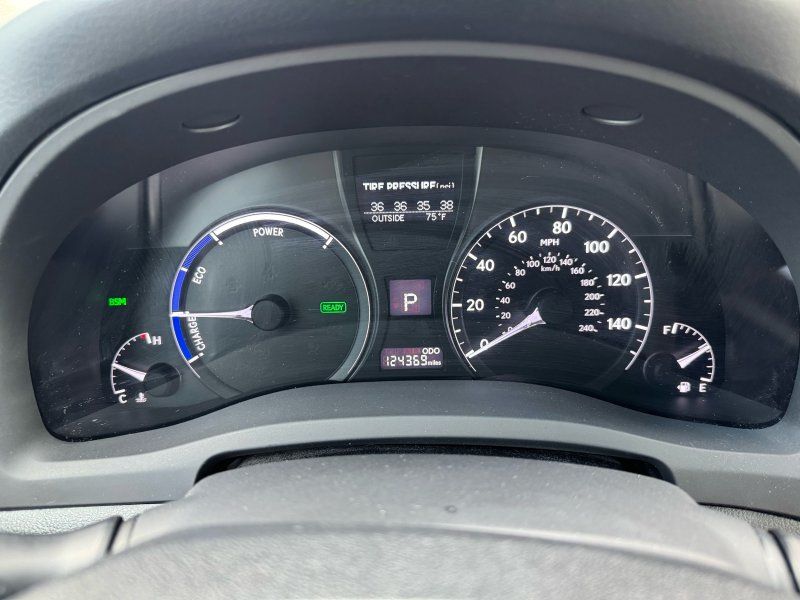 2015 Lexus RX 450h photo 16