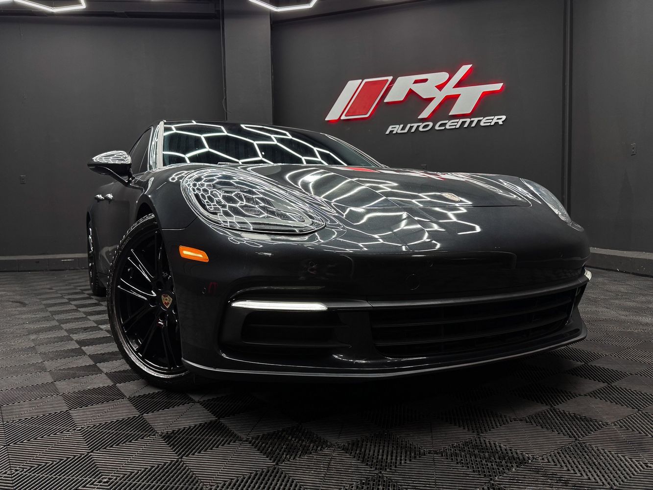 2018 Porsche Panamera Base