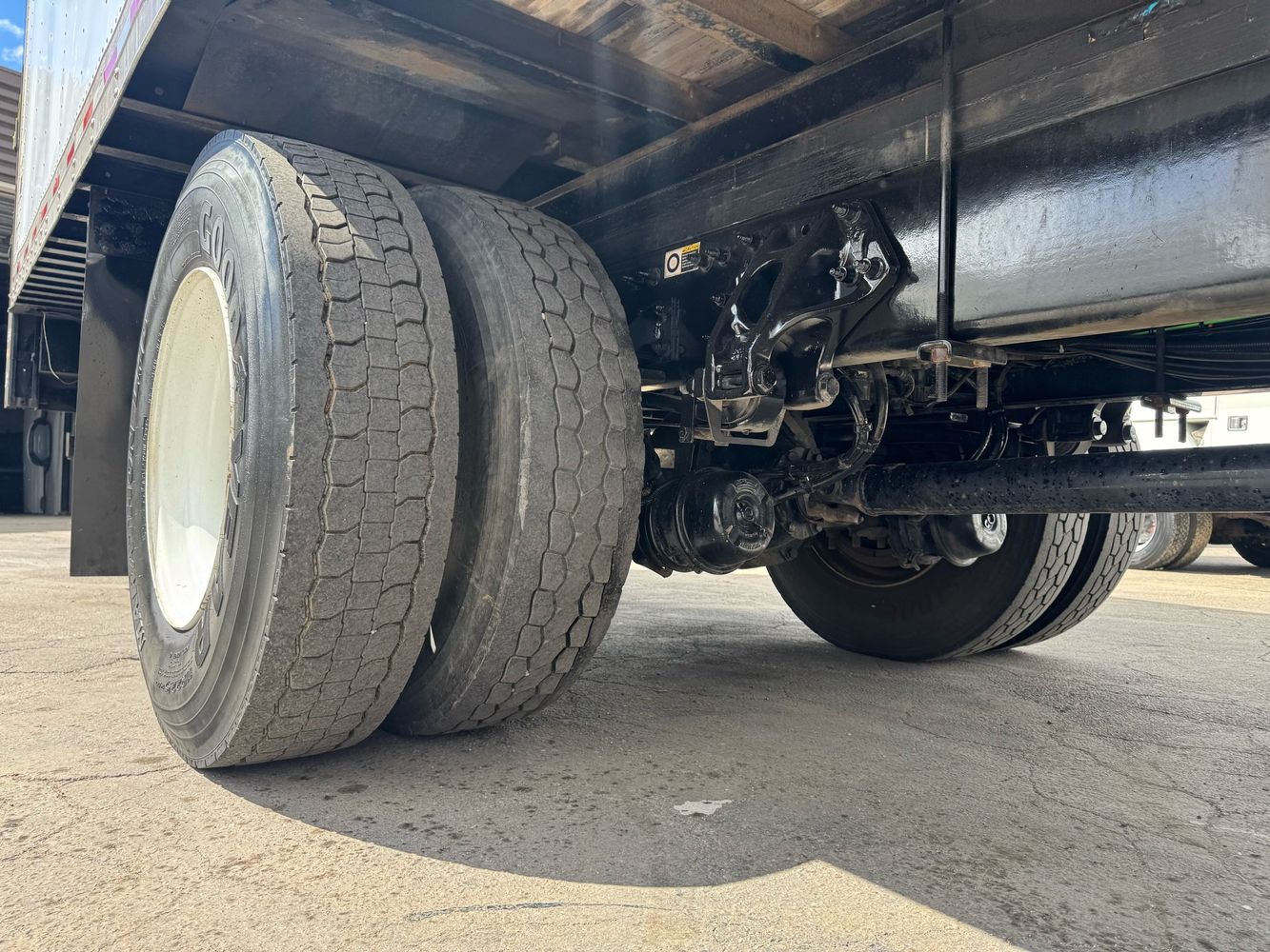 2019 Kenworth T3 Series photo 13