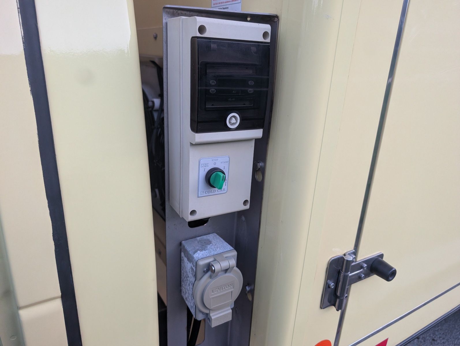 2022 Ford E-Series Chassis 42