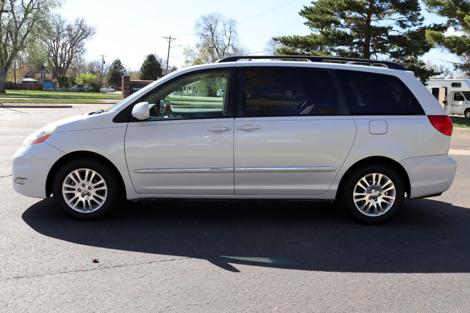 2008 Toyota Sienna XLE Limited | Victory Motors of Colorado