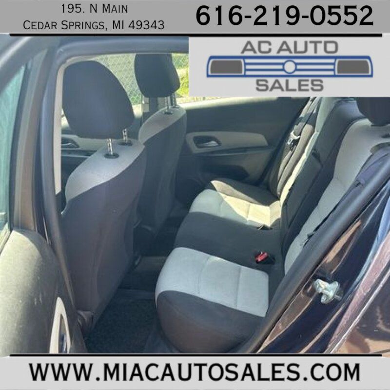 2014 Chevrolet Cruze LS photo 6