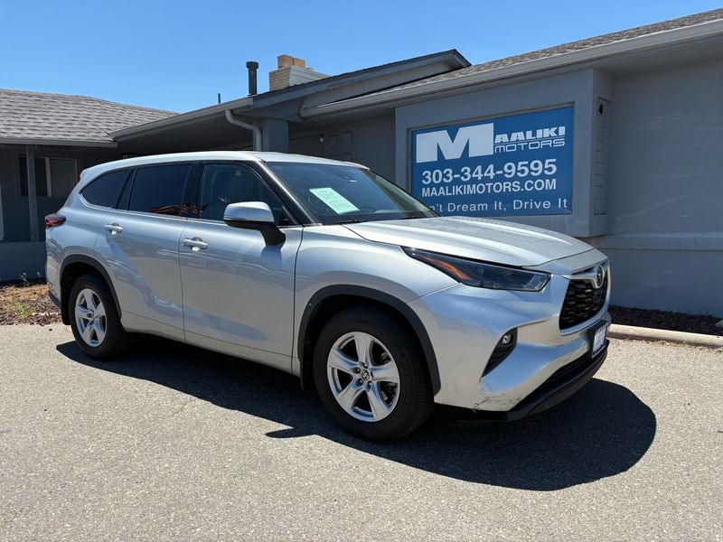 Silver 2022 Toyota Highlander SUV / Crossover All-Wheel Drive 8-Speed Automatic