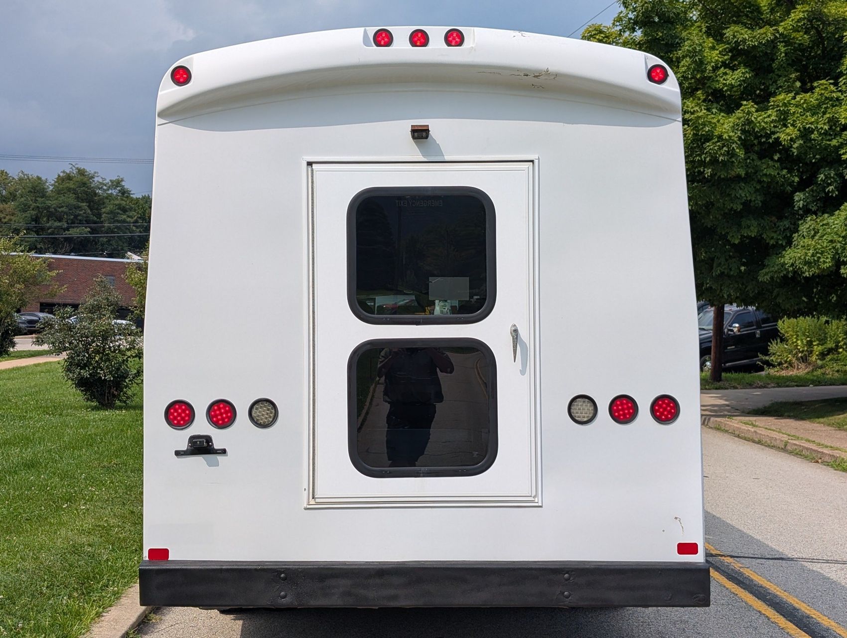 2016 Ford E-350 9