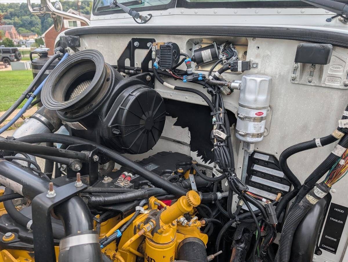 2007 Peterbilt 335 69