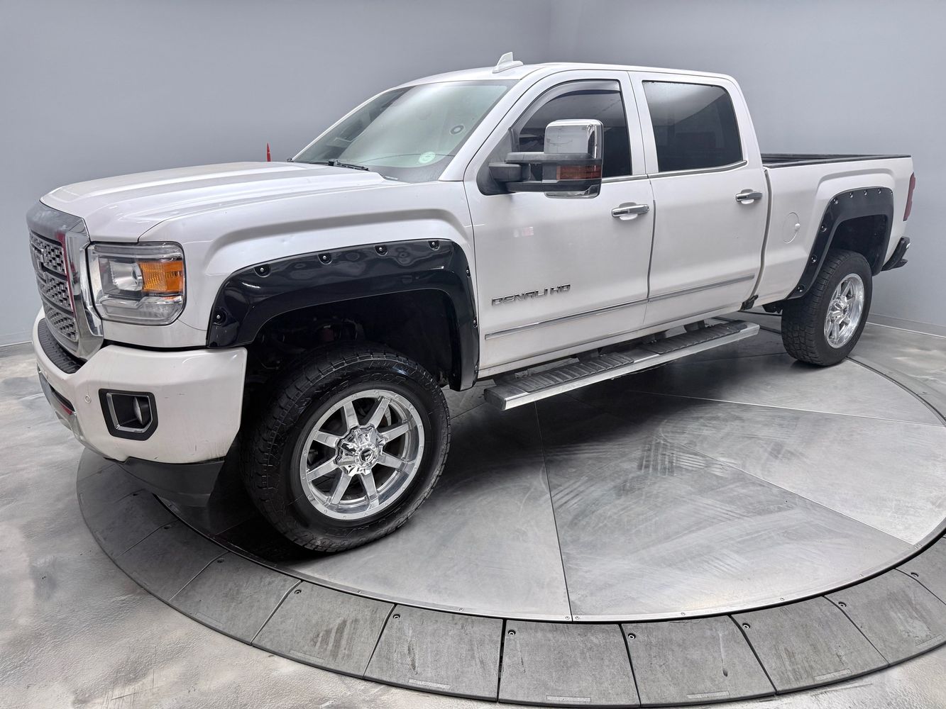 2018 GMC Sierra 4WD Crew Cab Standard Box Denali's photo