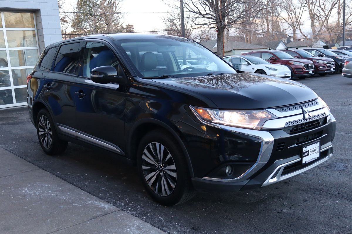 2019 Mitsubishi Outlander SE