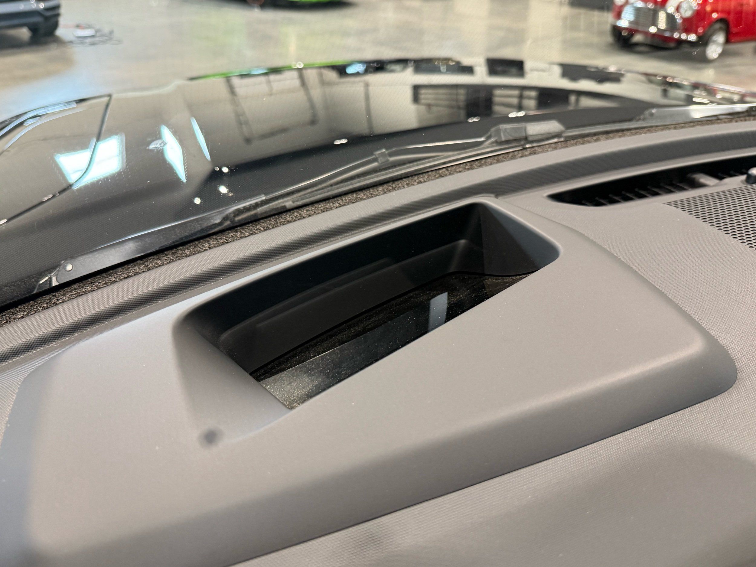 2026 Land Rover Defender P635 OCTA Black, photo 40