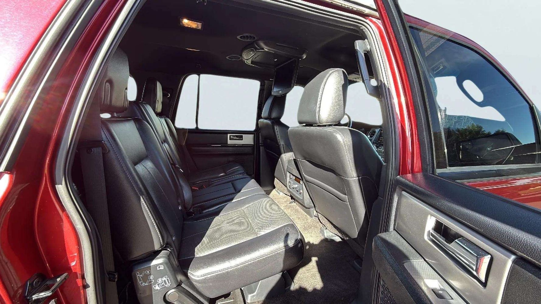 2015 Ford Expedition EL XLT photo 17