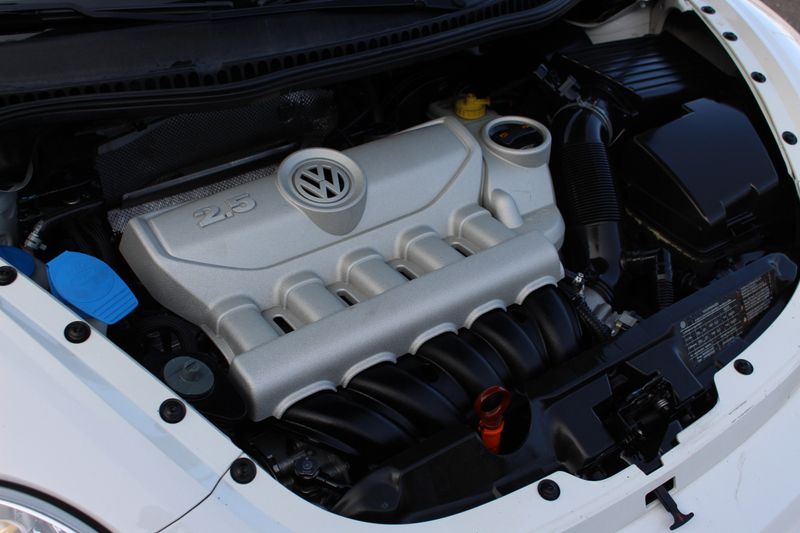 2010 Volkswagen New Beetle Base PZEV | Victory Motors of