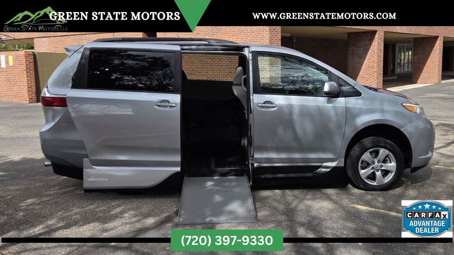 2017 Toyota Sienna 