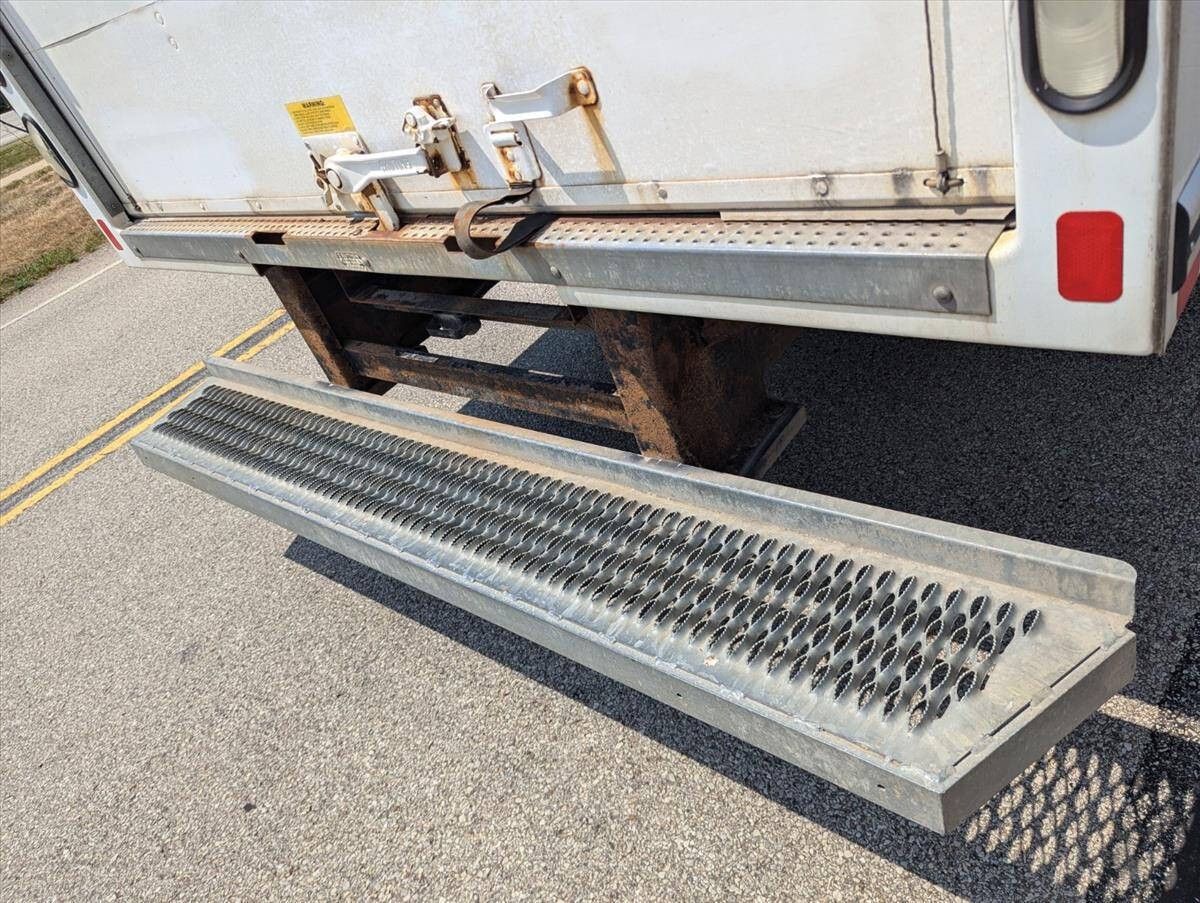 2016 Ford E-Series 33