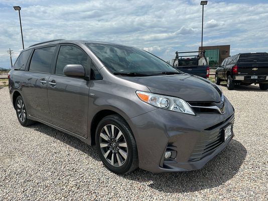 2020 Toyota Sienna XLE