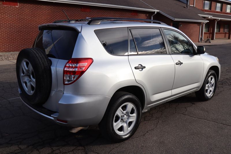 2011 Toyota RAV4 Photos