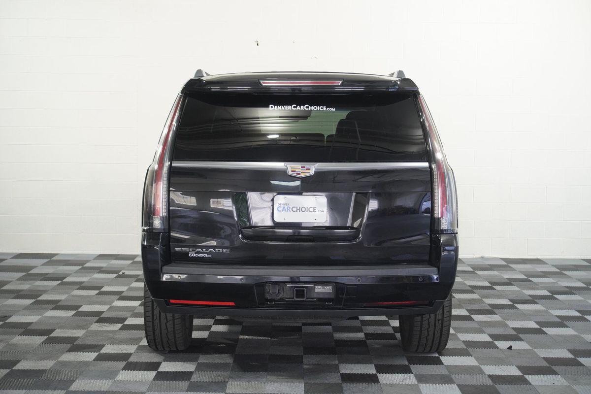 2016 Cadillac Escalade Luxury Collection