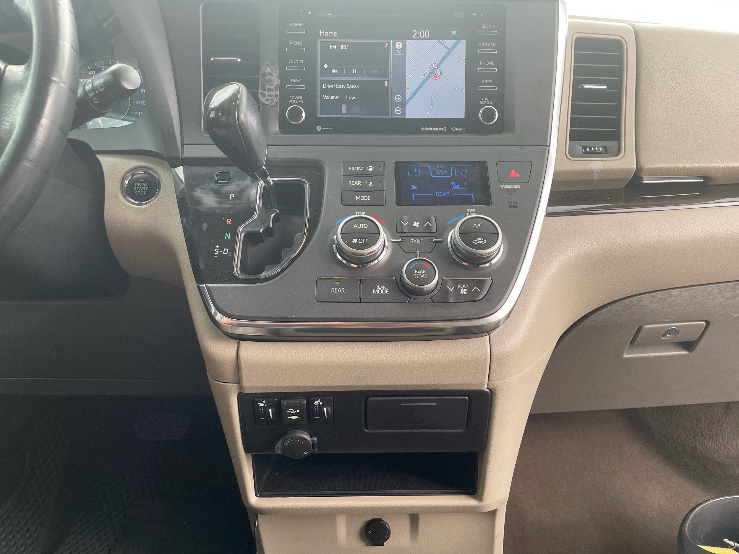 2019 Toyota Sienna XLE Premium photo 26
