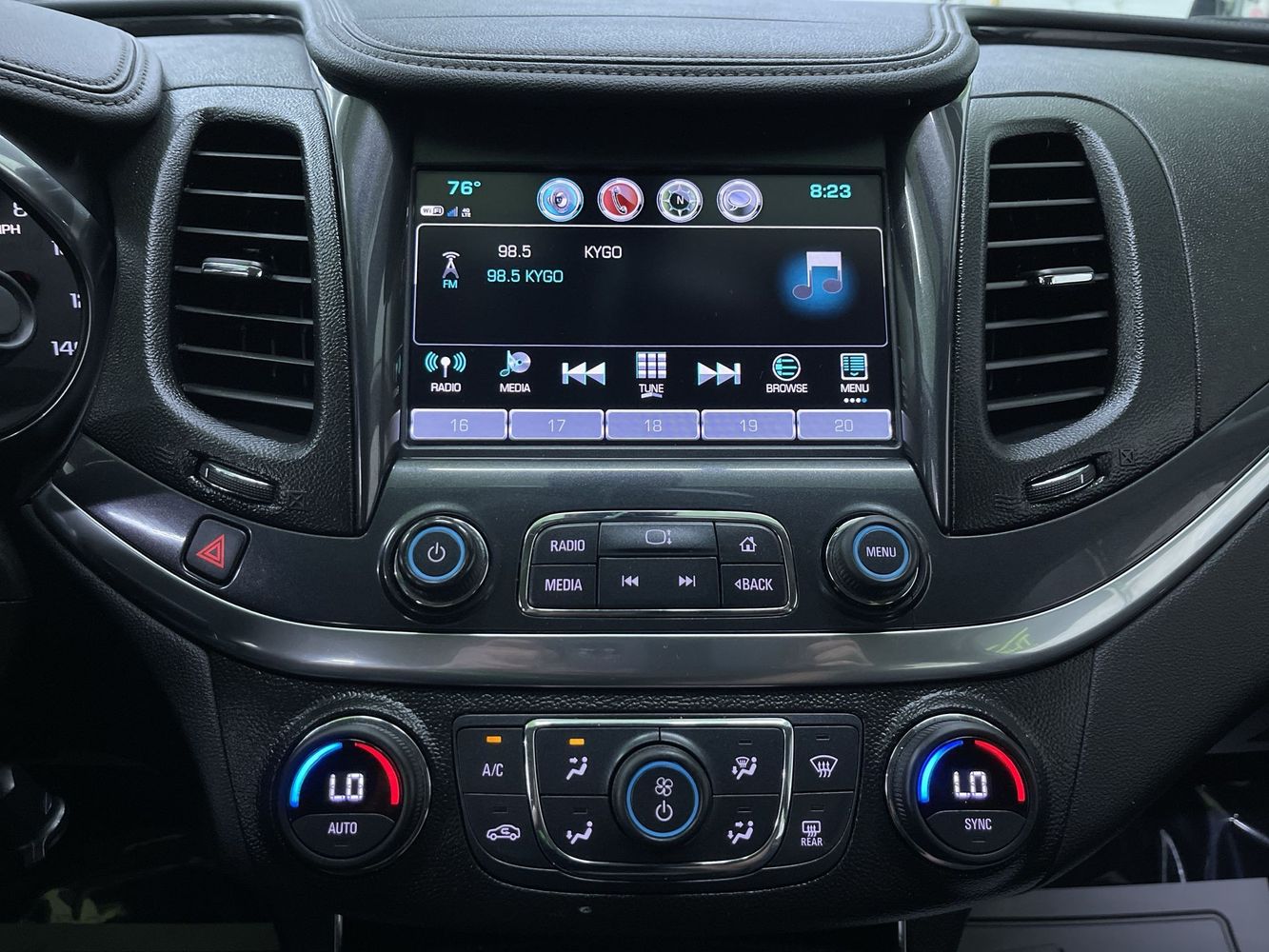 2017 Chevrolet Impala 1LT photo 18