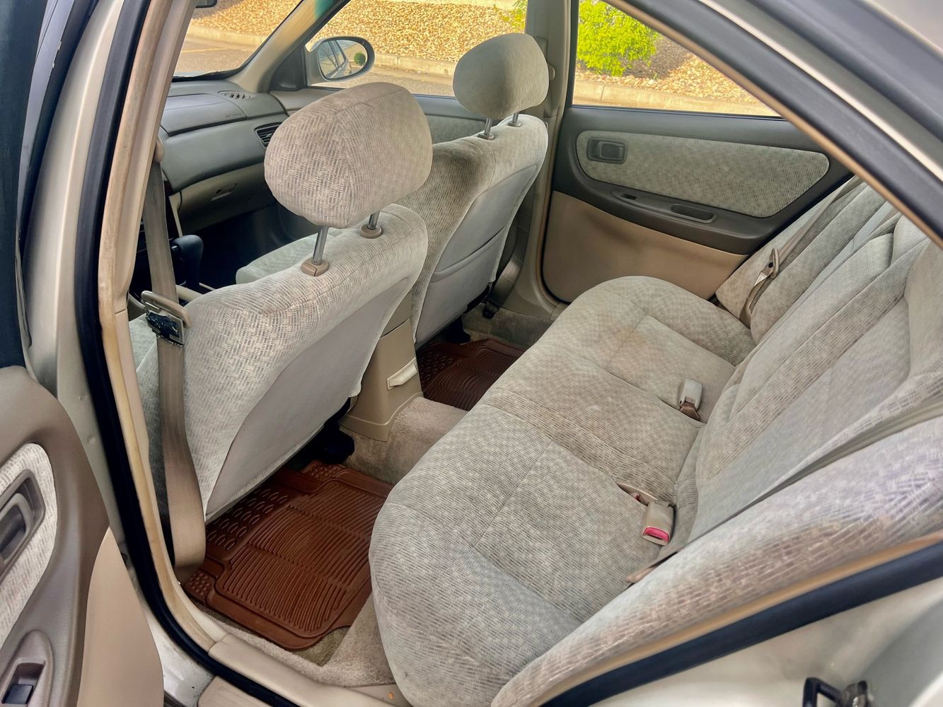 2000 Nissan Altima GXE - Photo 11