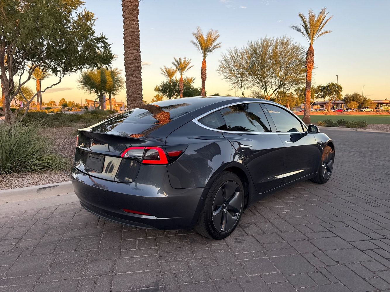 2019 Tesla Model 3 Standard Range Plus photo 3