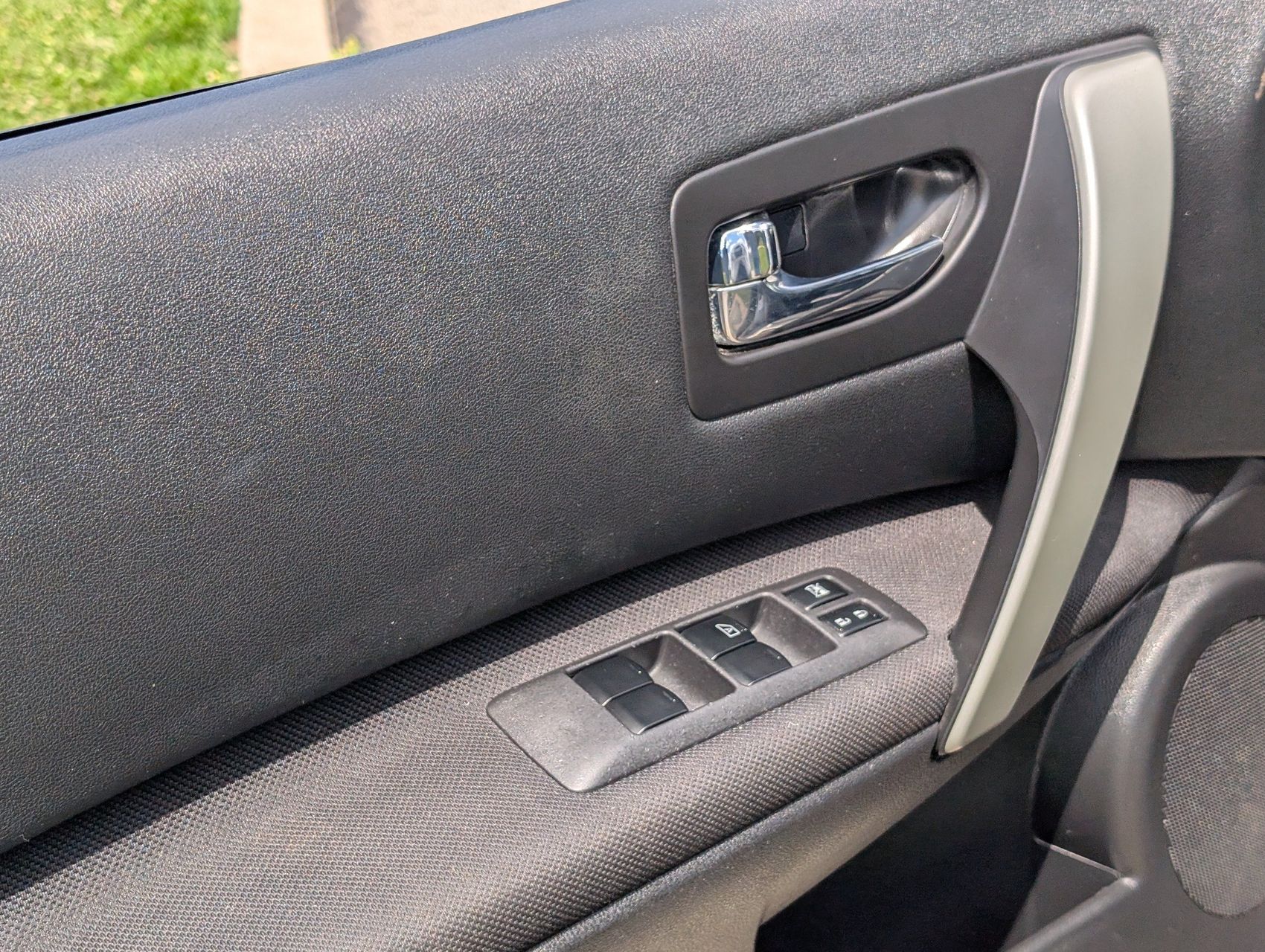 2012 Nissan Rogue 30