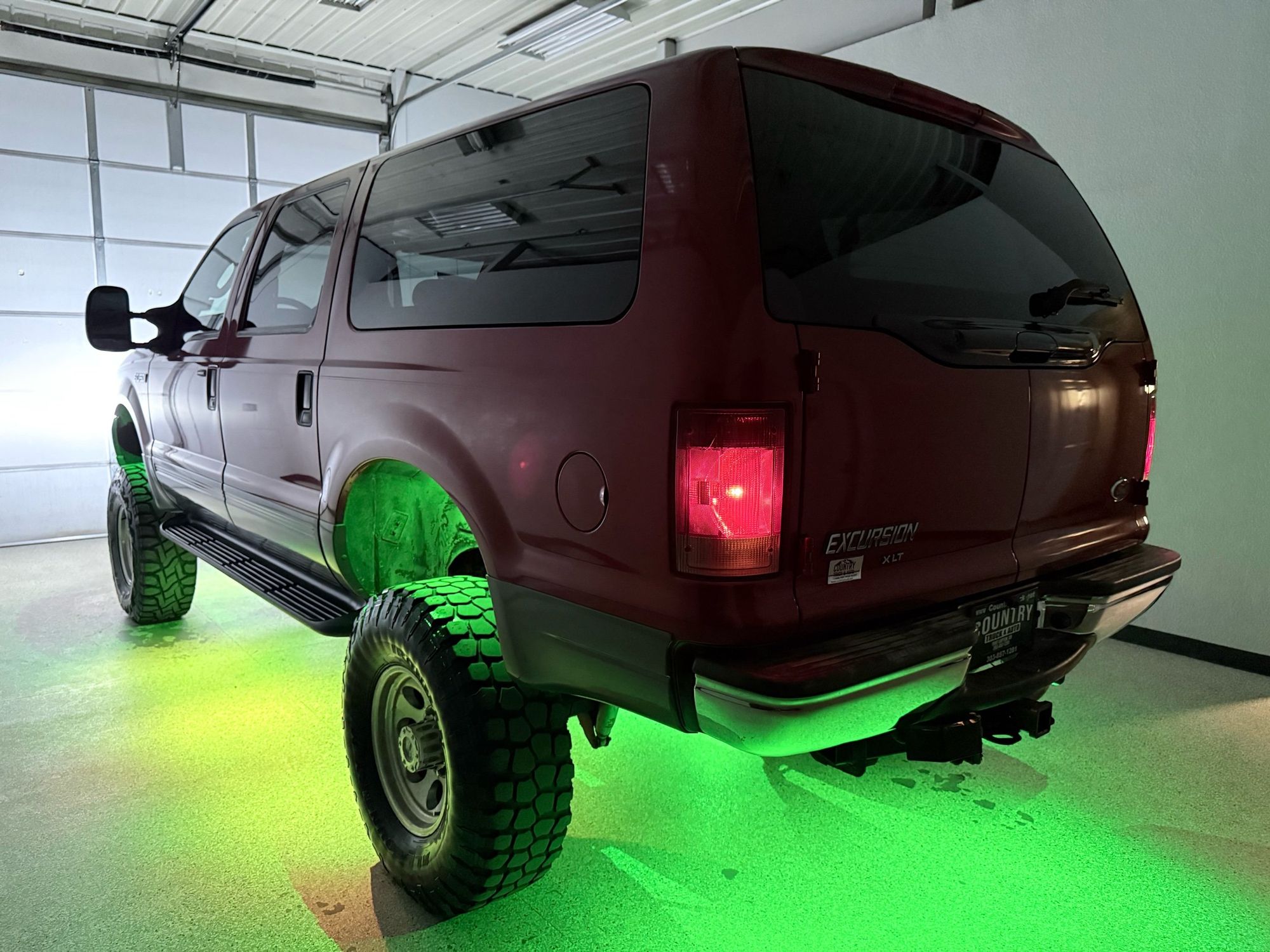 2003 Ford Excursion XLT photo 14