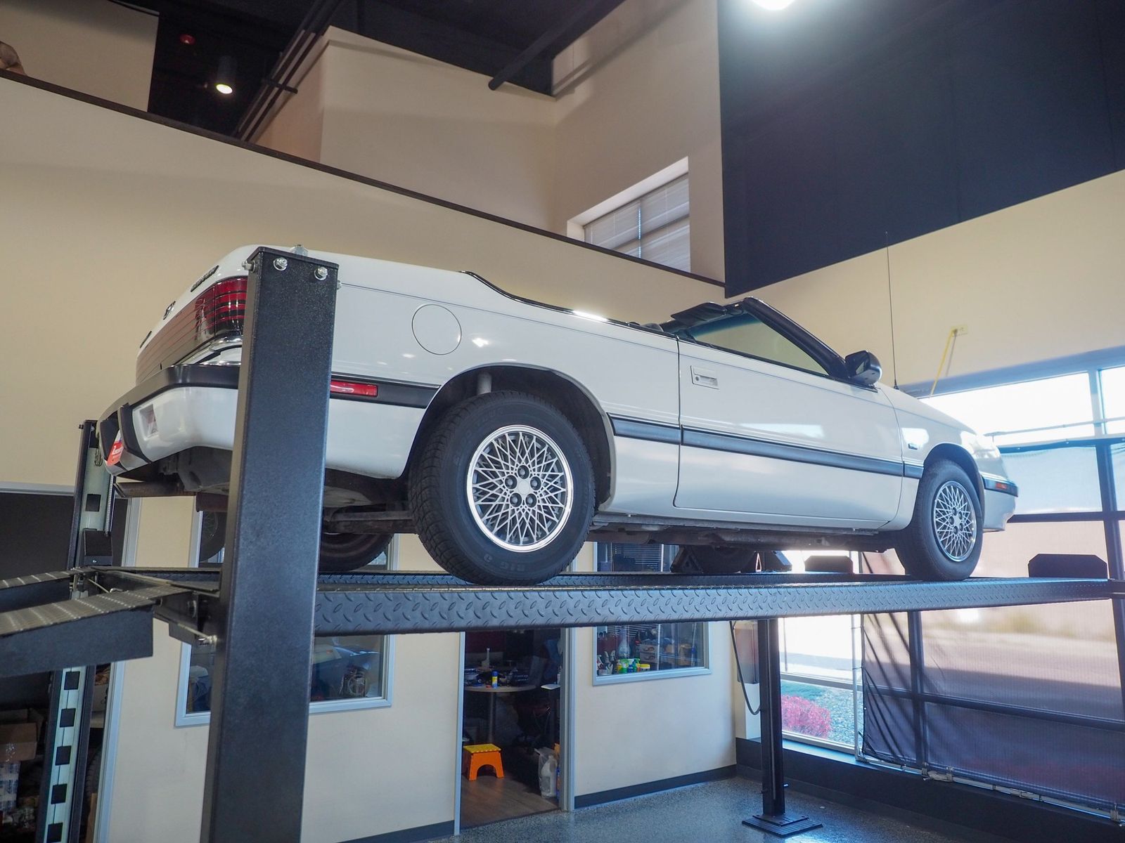 1990 Chrysler Le Baron 73