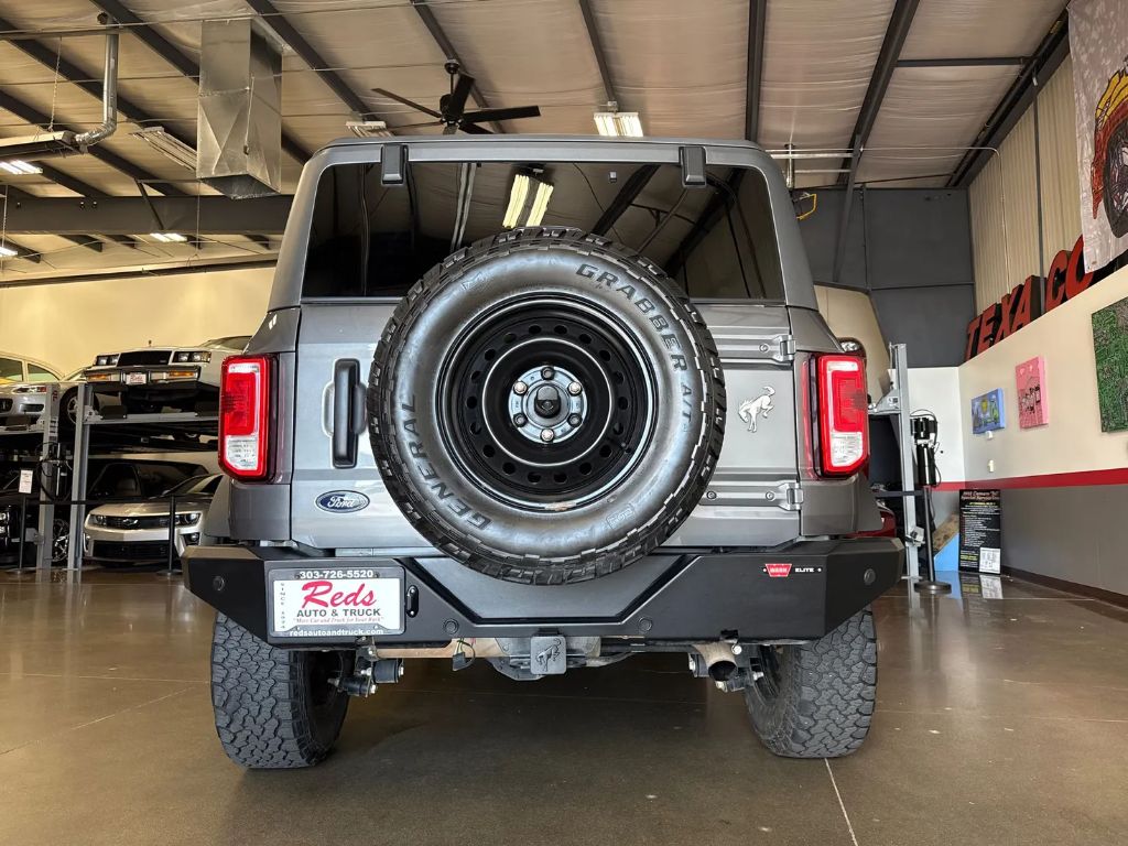 2023 Ford Bronco Black Diamond photo 4