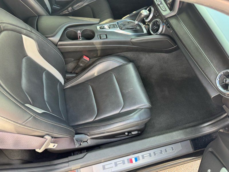 2017 Chevrolet Camaro 2LT RS photo 21