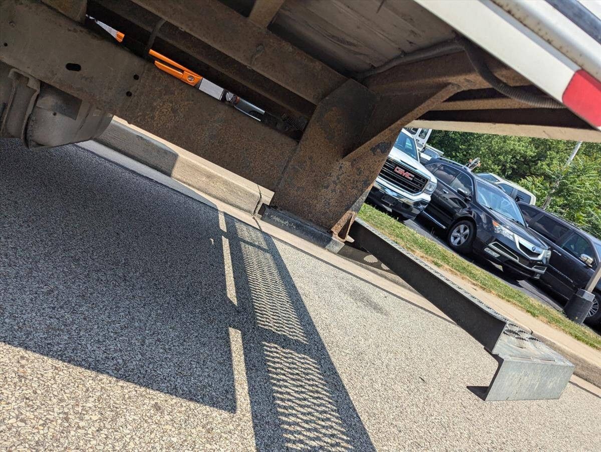 2016 Ford E-Series 43