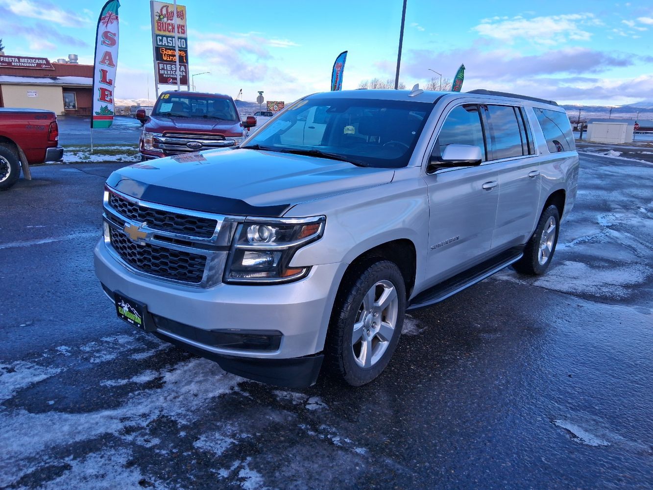 2019 Chevrolet Suburban LT's photo