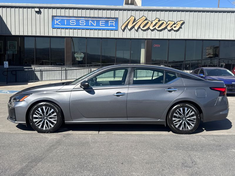 2024 Nissan Altima 2.5 SV FWD