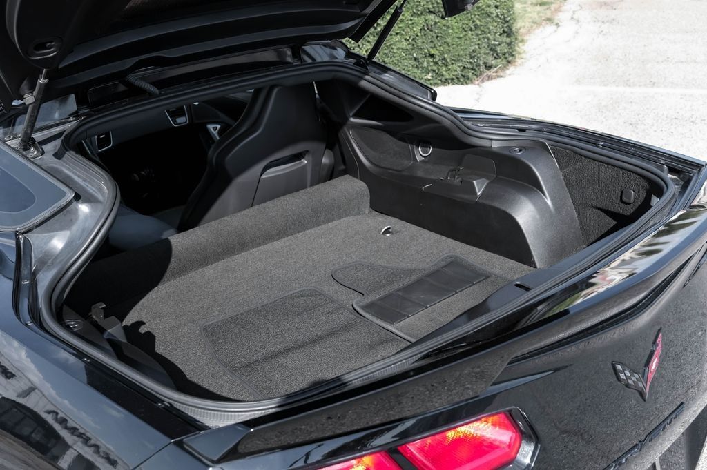 2017 Chevrolet Corvette Stingray 1LT photo 45