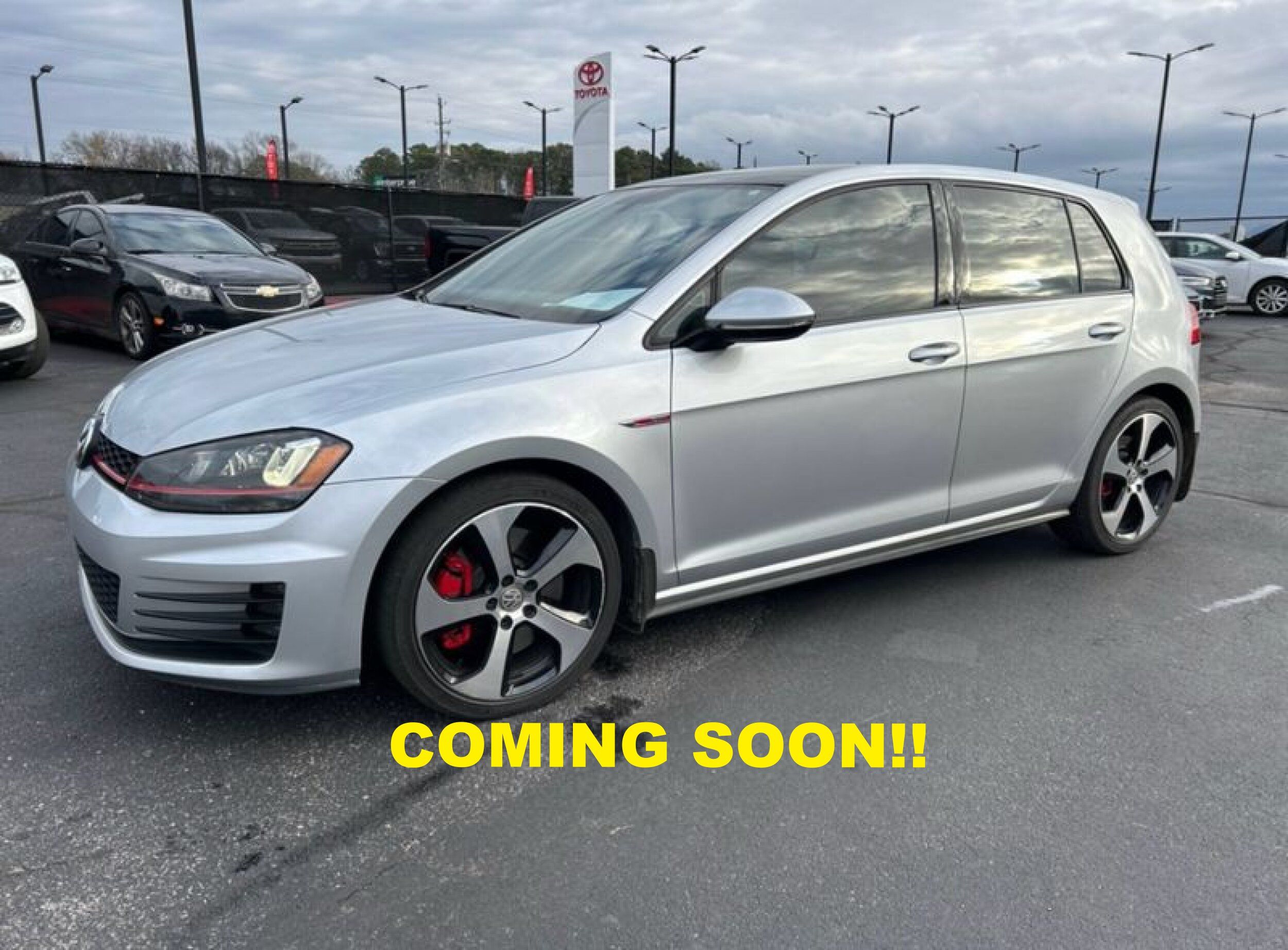 2017 Volkswagen Golf GTI SE's photo