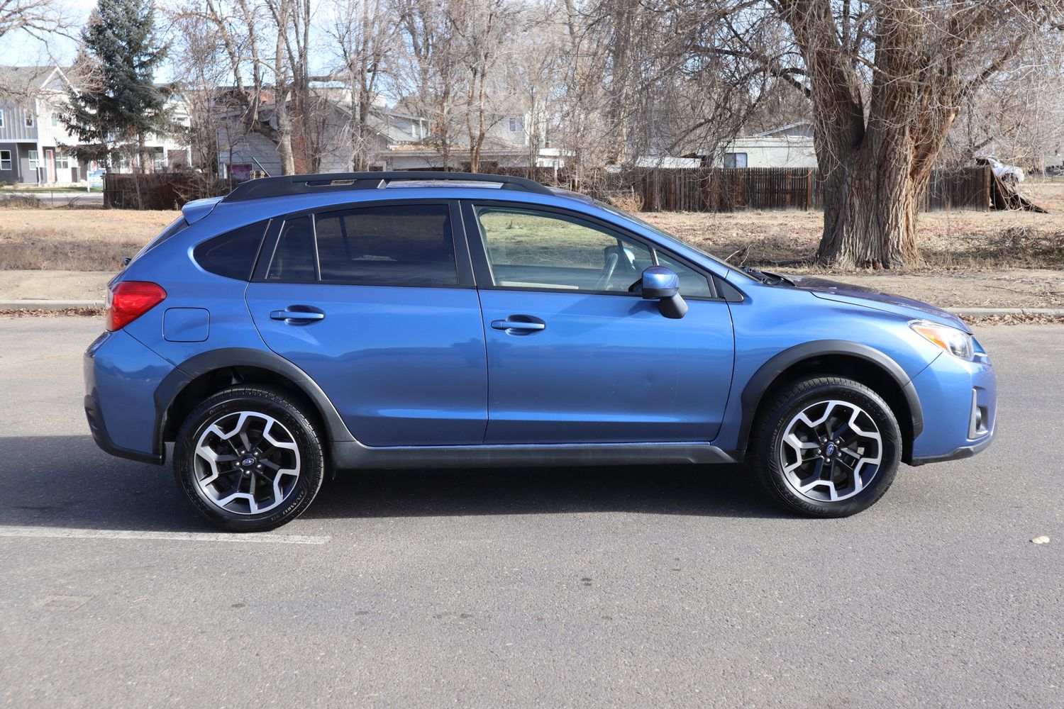 2017 Subaru Crosstrek 2.0i Premium | Victory Motors of Colorado