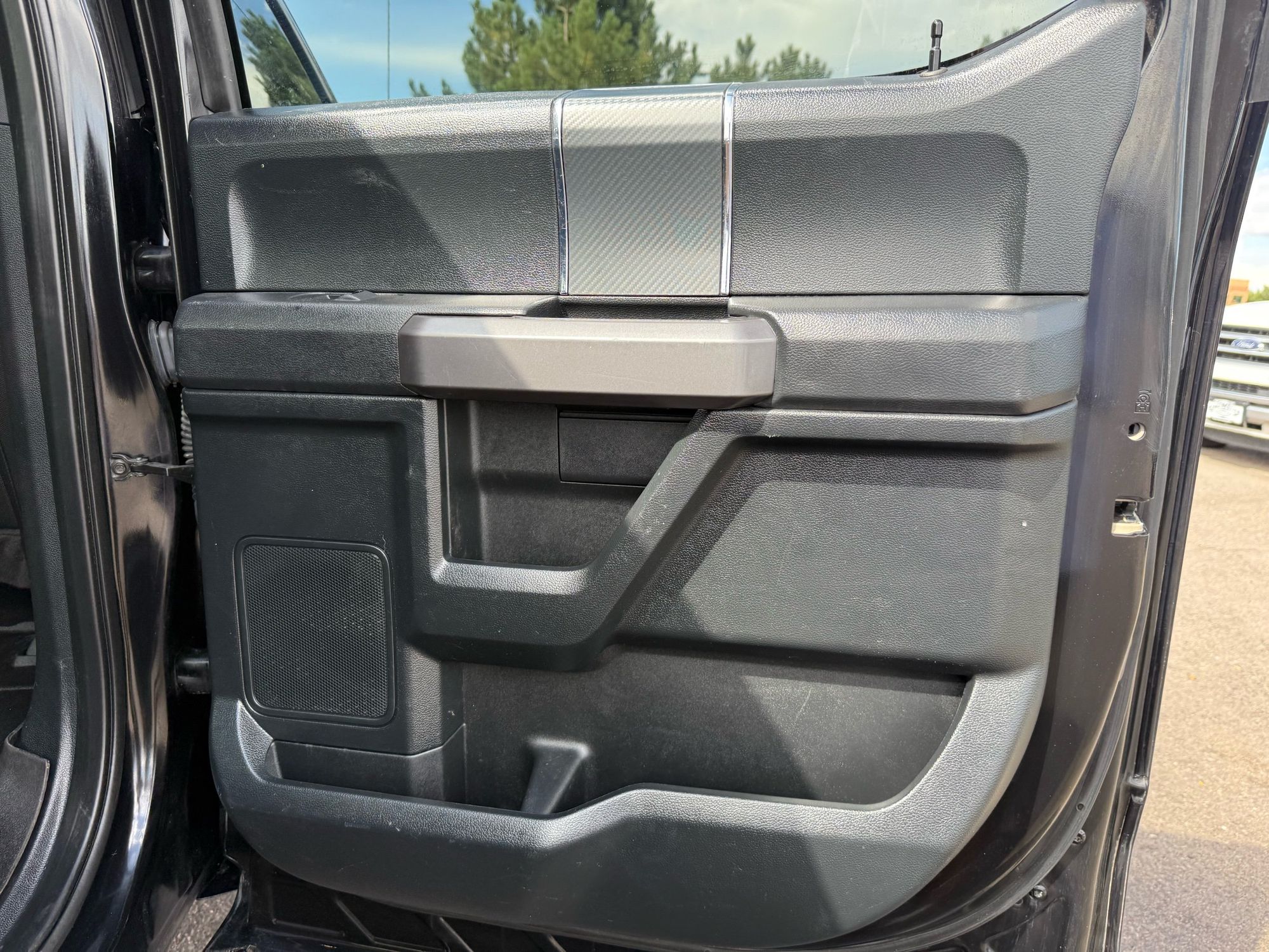 2019 Ford F-150 XLT photo 16
