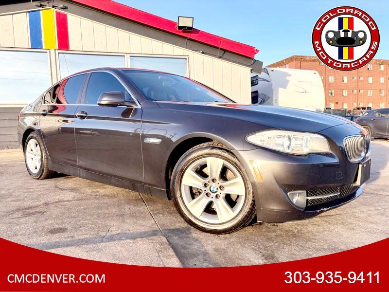 2013 BMW 5 Series 528i xDrive Sedan's photo
